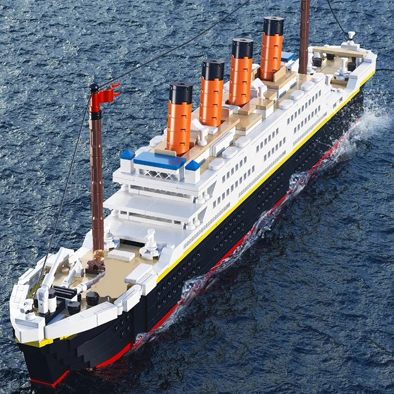1860/1288pcs Titanic Cruise Ship Model Blocks Ship Building Blocks Gift for Kids Children Home Office Ornaments Fast Shipping